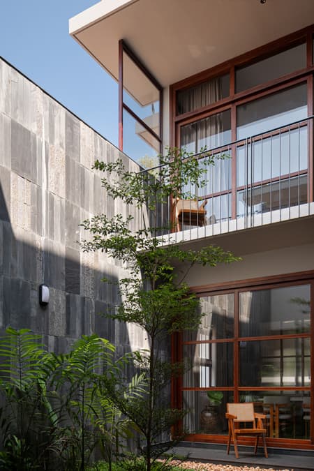 HOUSE OF LAYERS